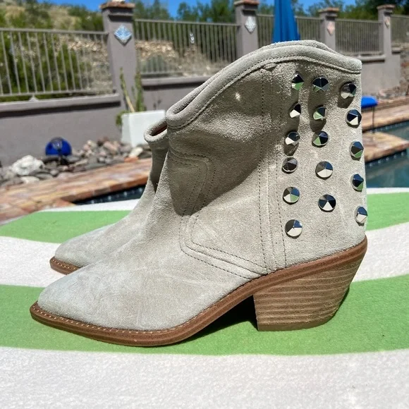 Marc Fisher Baily Studded Western Bootie sz 5.5